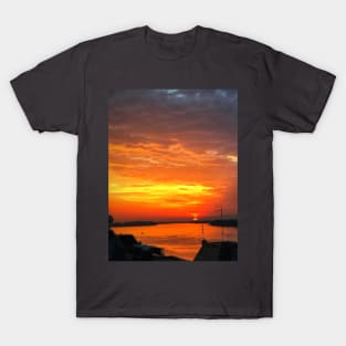 Scenic sunset on Danube river in Belgrade city T-Shirt